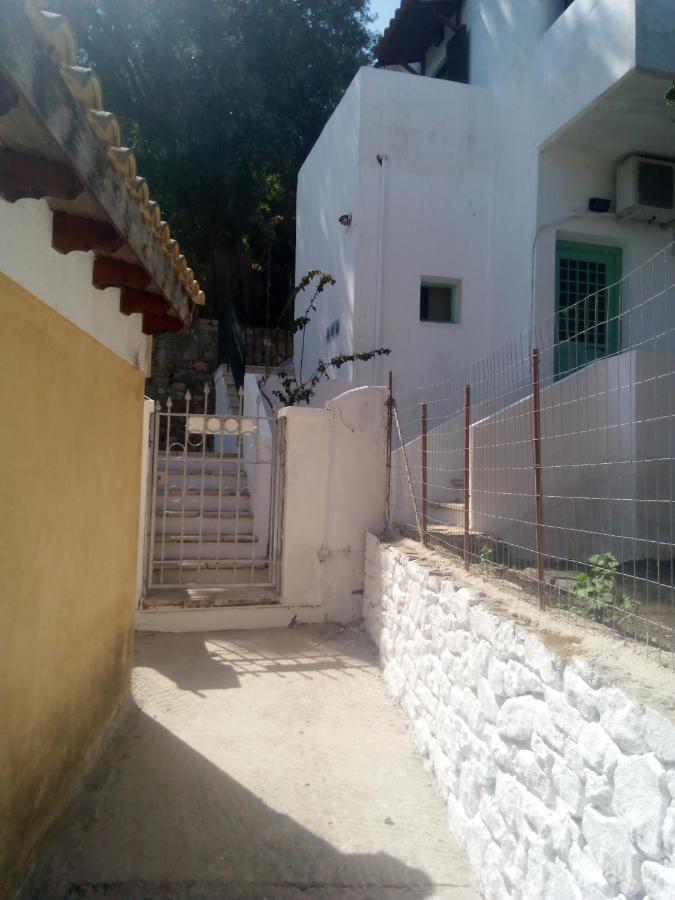 Soustas Apartments Longos  Luaran gambar