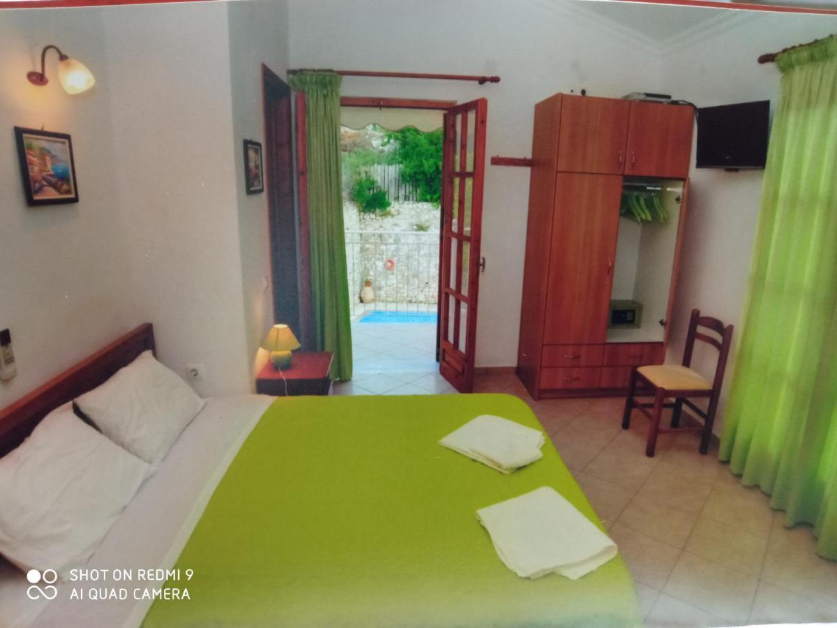 Soustas Apartments Longos  Luaran gambar