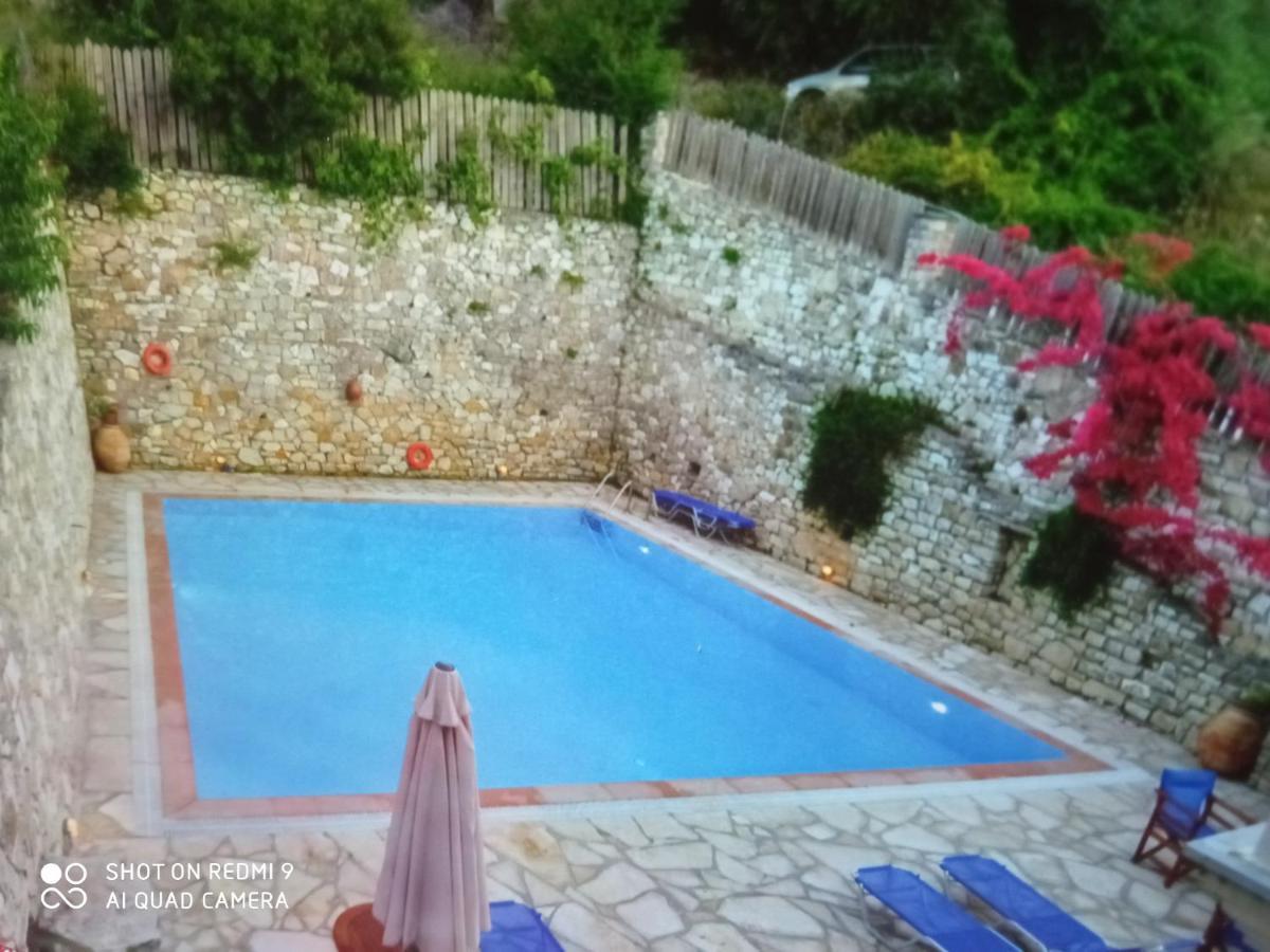 Soustas Apartments Longos  Luaran gambar