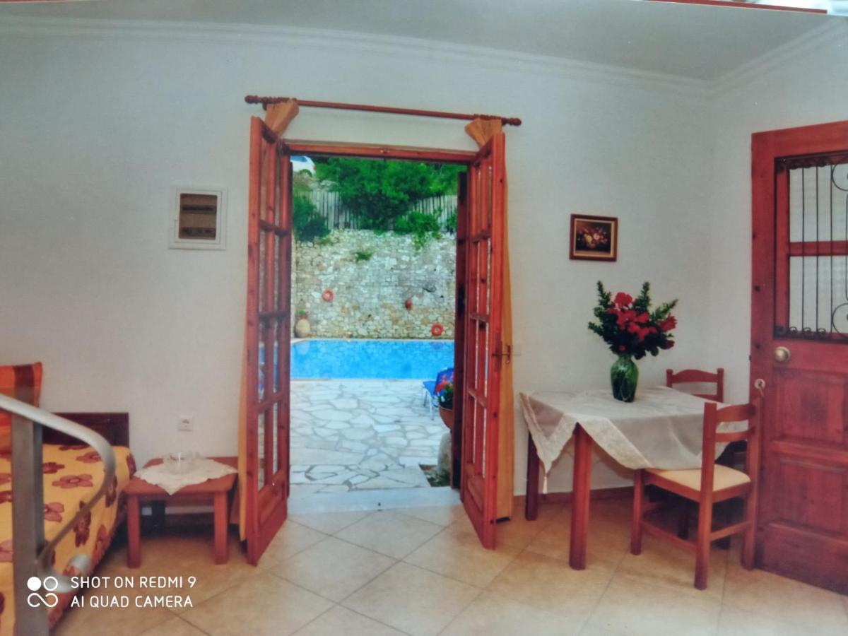 Soustas Apartments Longos  Luaran gambar