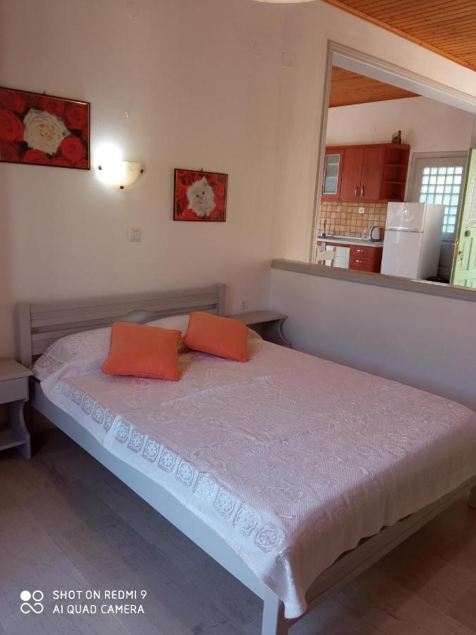 Soustas Apartments Longos  Luaran gambar