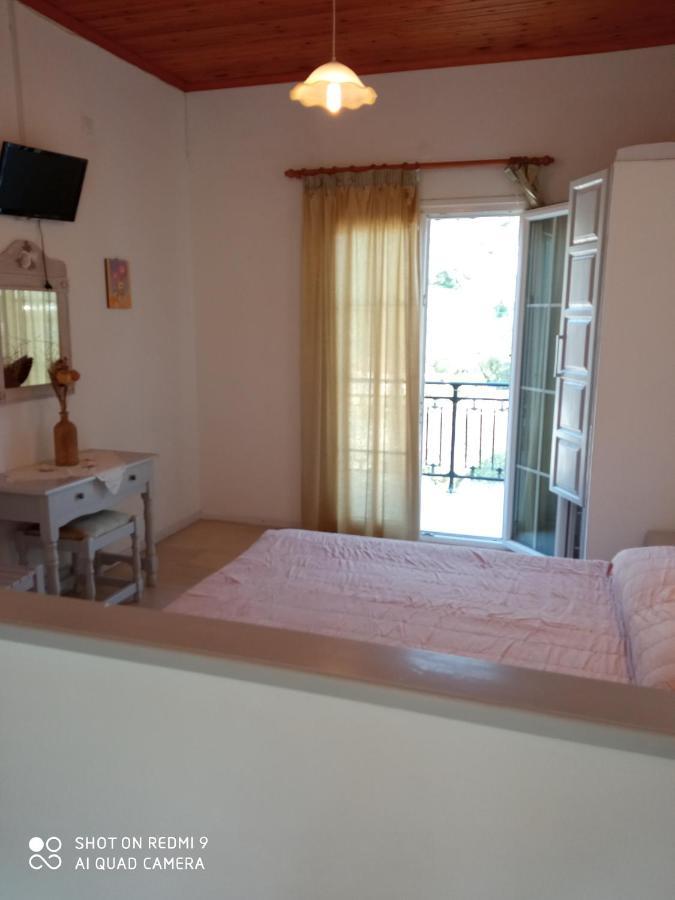 Soustas Apartments Longos  Luaran gambar