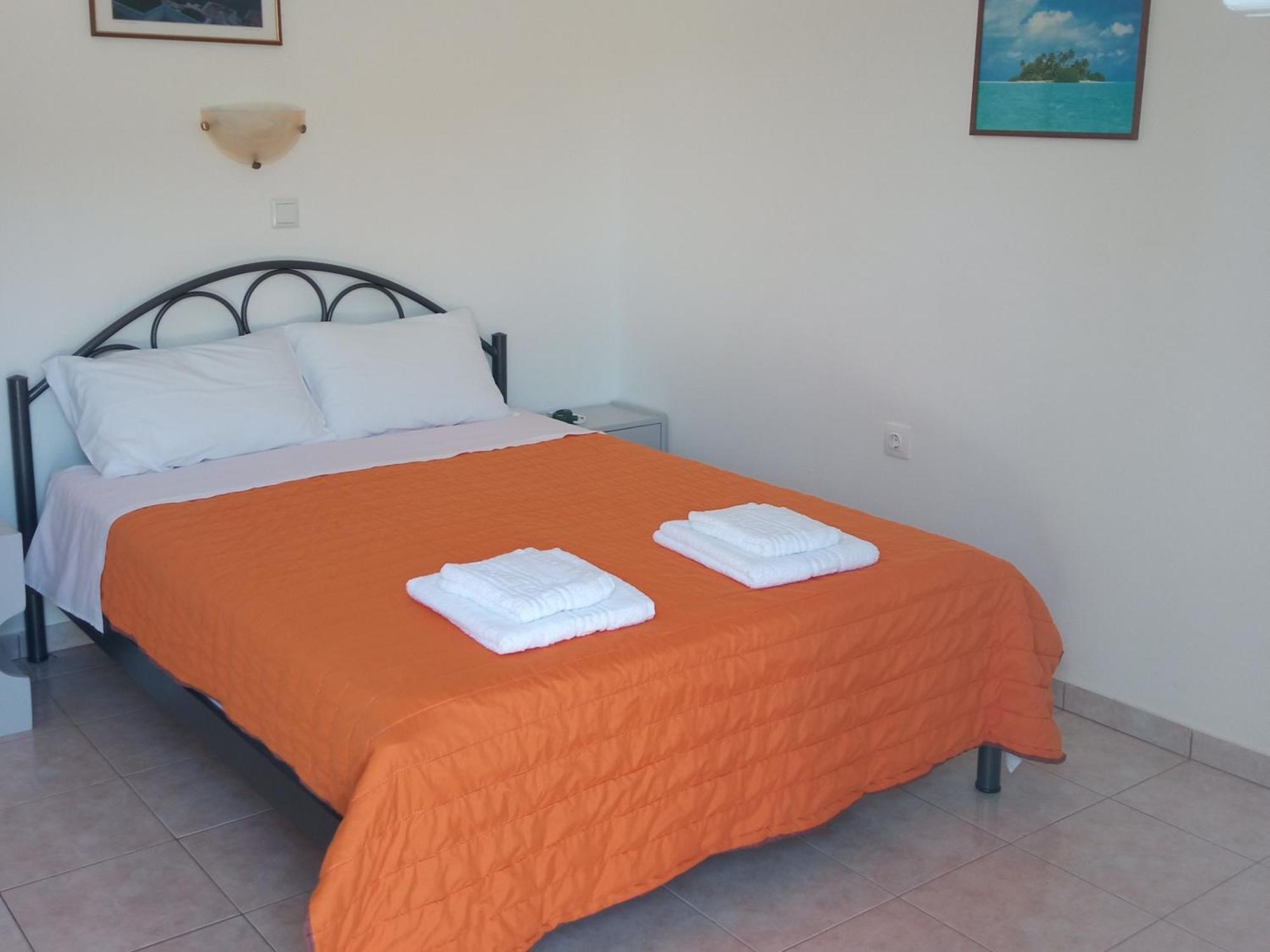 Soustas Apartments Longos  Bilik gambar