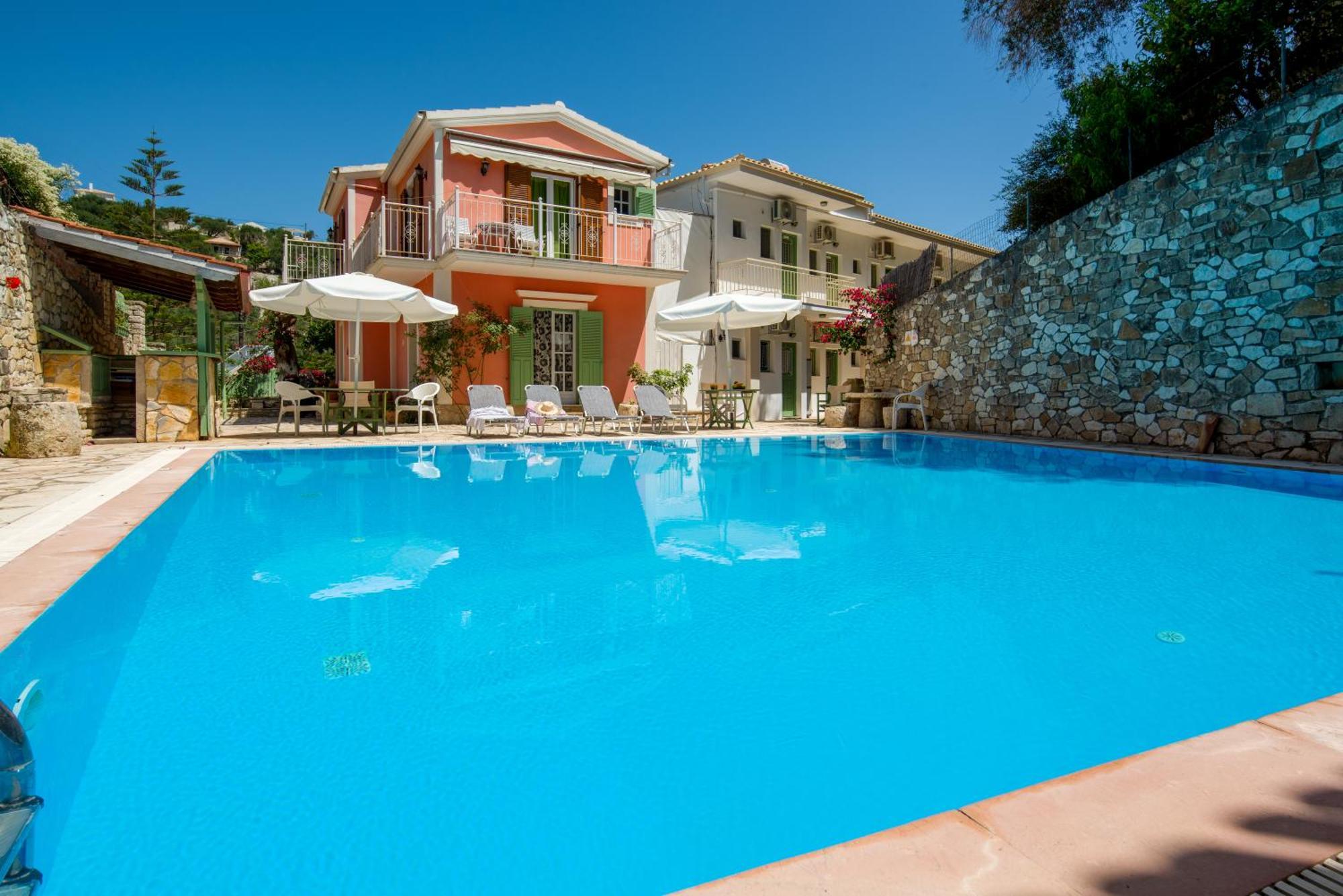 Soustas Apartments Longos  Luaran gambar